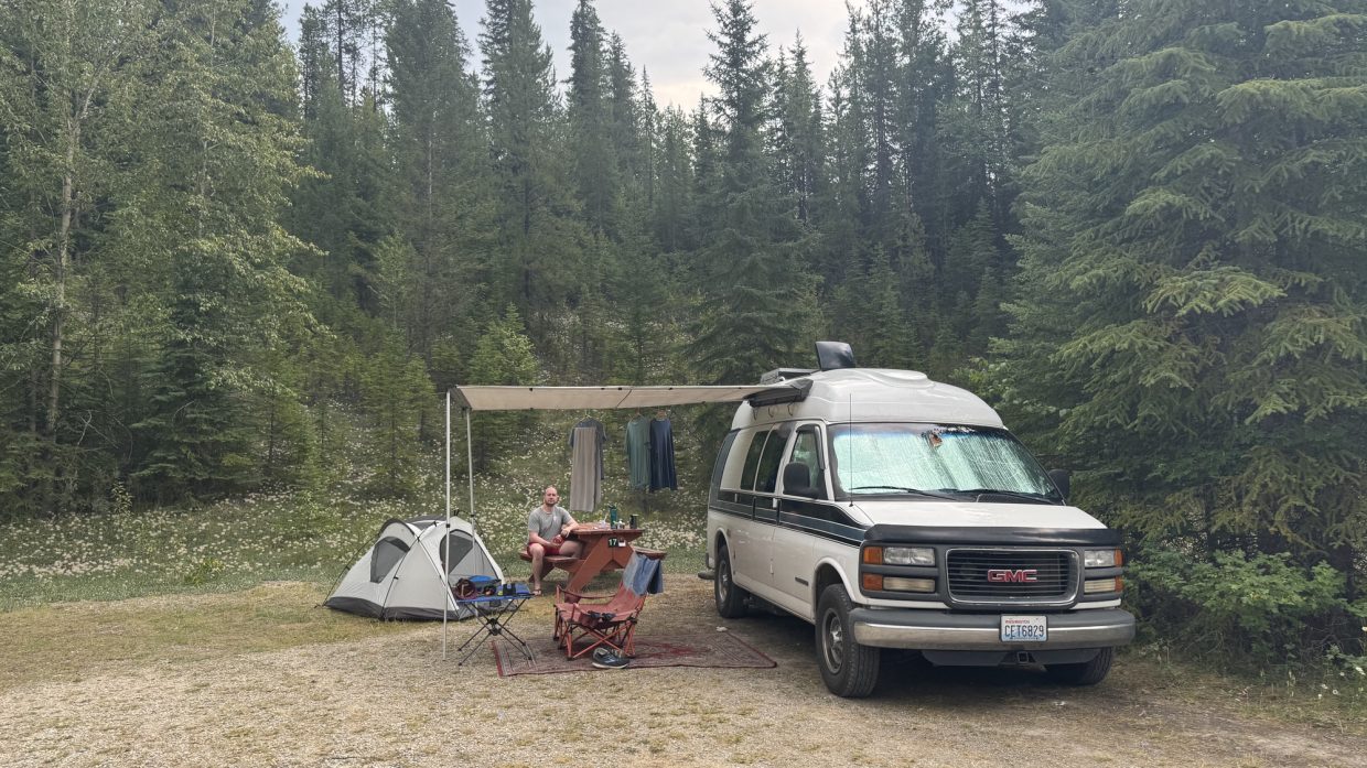 Driving day to Yoho National Park and last minute day pass to Lake Louise and Lake Moraine 🥳